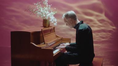 irreplaceable (solo piano)