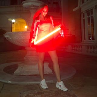 R