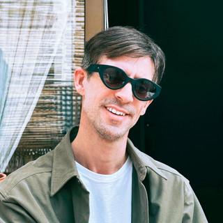 JF