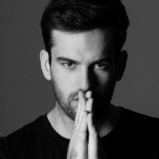 JR