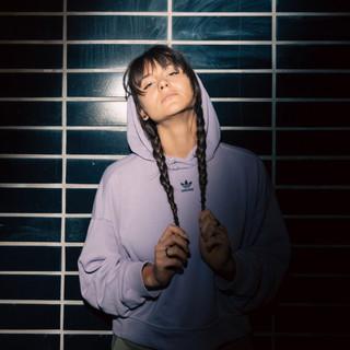 L