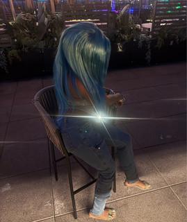 V