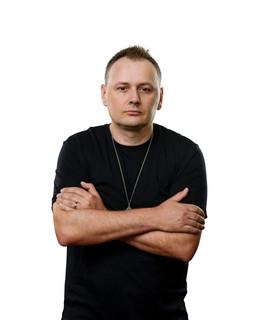 DA