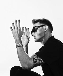 JI