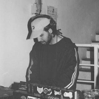 LF