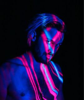 L
