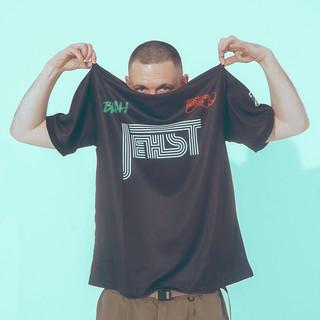 J
