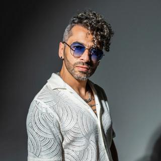 JR