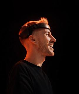 MV