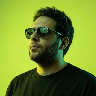 EM