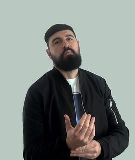 R