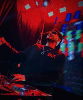 DH