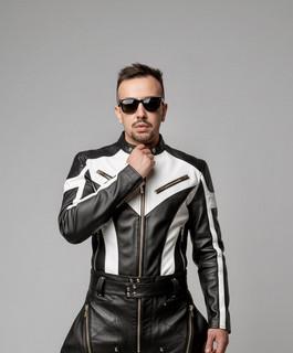 ES