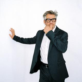 YB