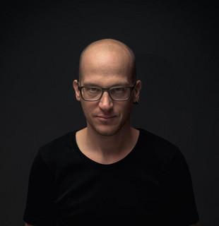 MR