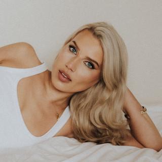 LT
