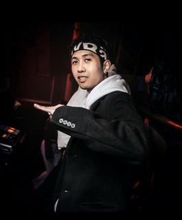 JR