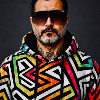 MM