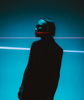 V