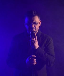 EM