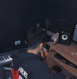 L