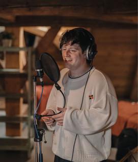 J
