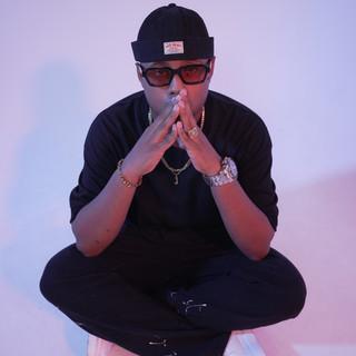 DJ