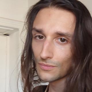 TT