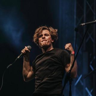 MG