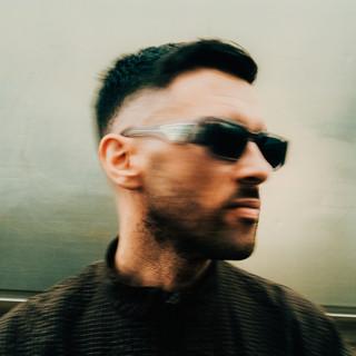 DH