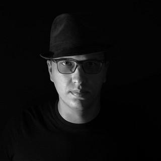 DJ