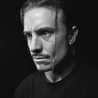 EM