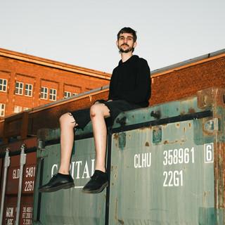 MR