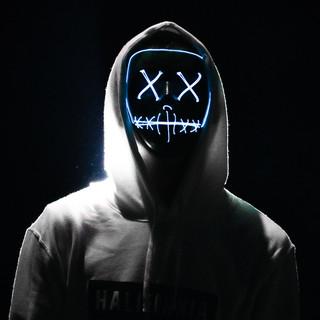 R
