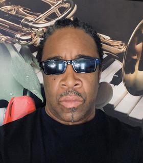 DJ