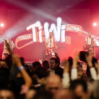 TW