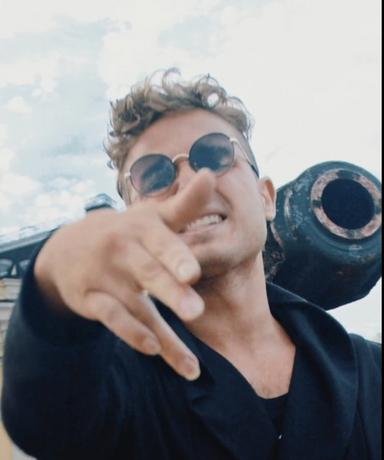 DV