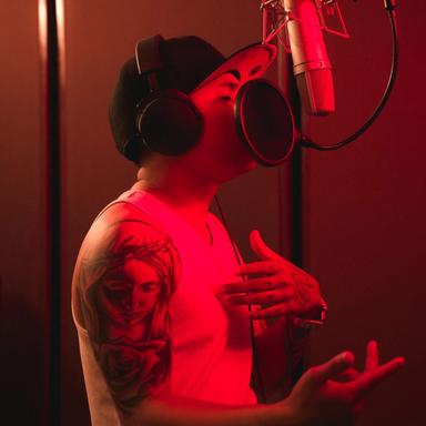 EM