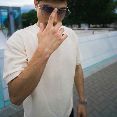 YY
