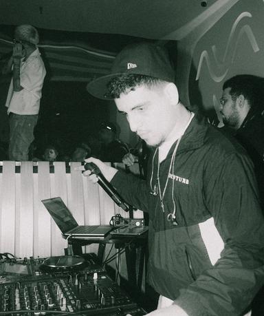 DJ