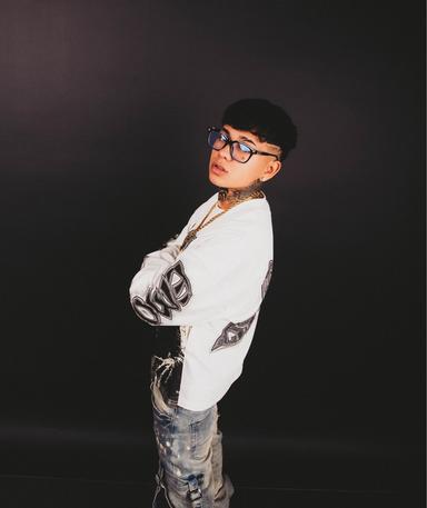YB