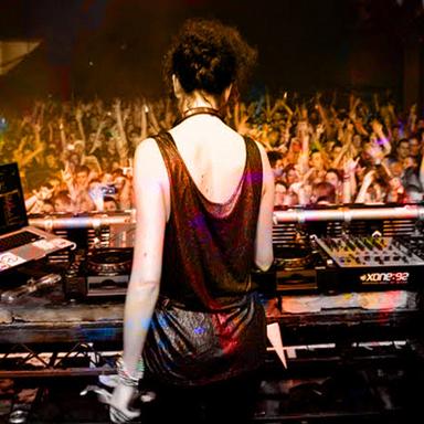 DJ
