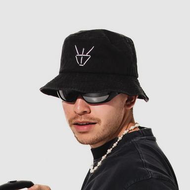 IJ