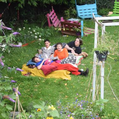 HS