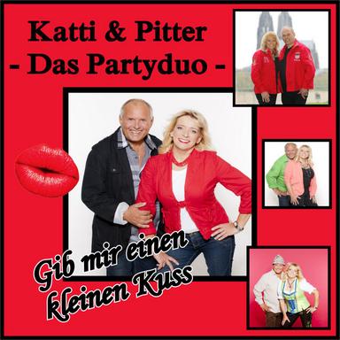 Er hat ein knallrotes Gummiboot